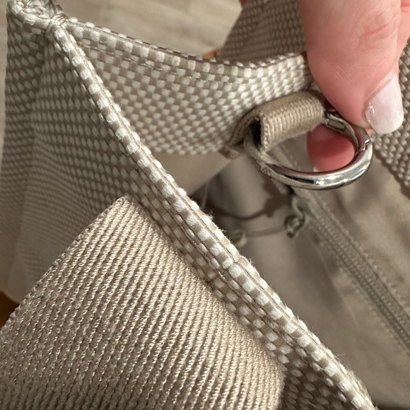 Lululemon Cream Tote Bag mini - Picture 4 of 10